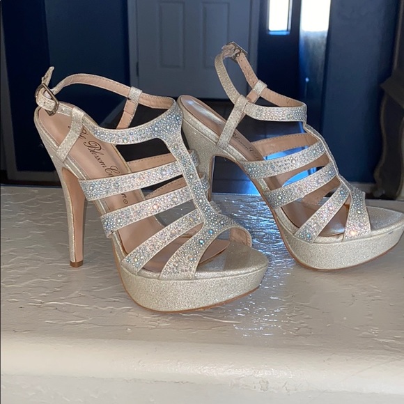 High Heels - Picture 2 of 2